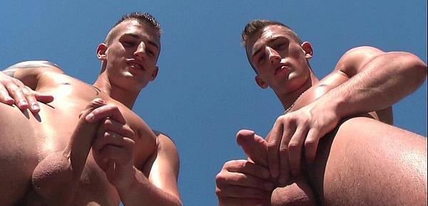  Mercury Twins - Outdoor Sparring and Jerking